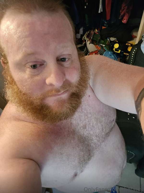 Bigger man looking for love. Man or woman I love to have fun..