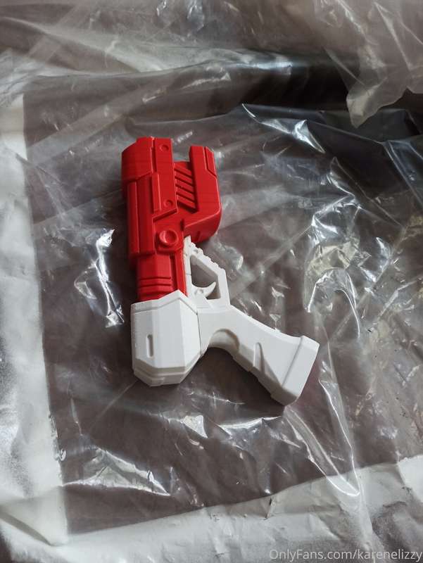 Aquí está el proceso de pintado del Paralyzer de Samus! 
La ..