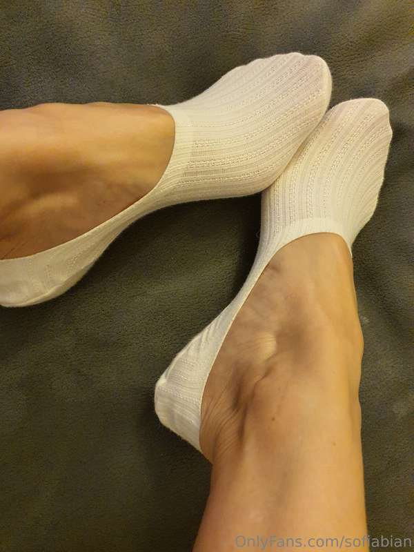 New set with short socks 🦄🦄🦄👇🏻👇🏻👇🏻https://onlyfans.com/my_fe..