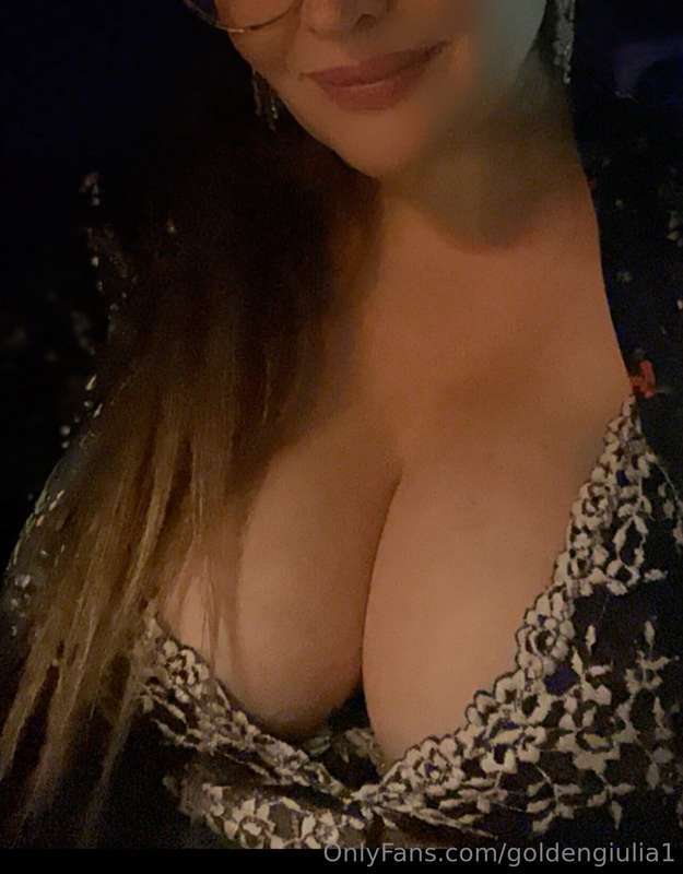 https://onlyfans.com/goldengiulia1vip @goldengiulia1vip  Hel..