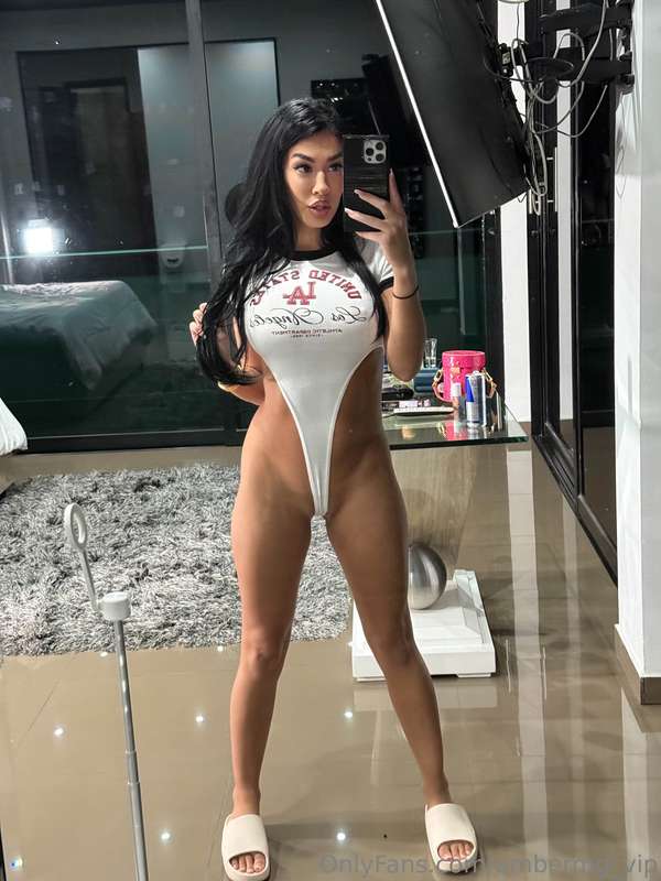 Do you like the view better when Im naked? 🥵