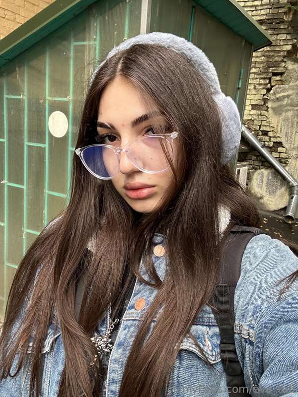 🥶Soooo cold outside, very cold ohh, I hope you'll warm me up..