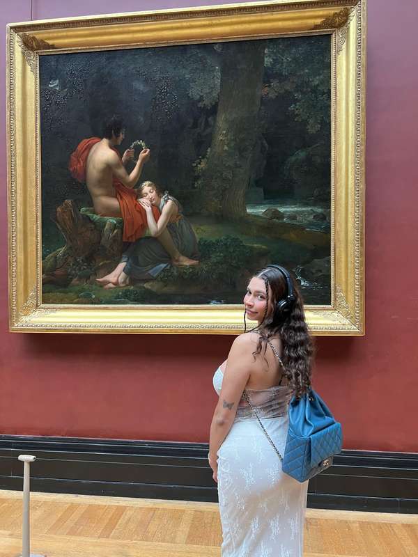 I saw the “no touching” sign… but it didn’t say anything abo..