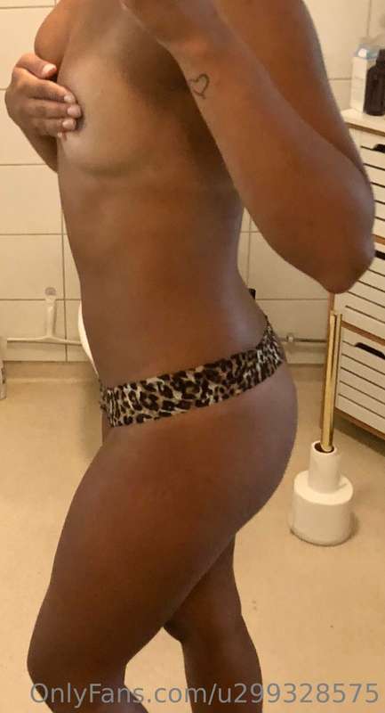 Tan is coming along nicely ☀️💋