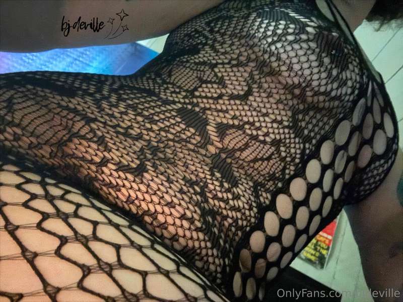 bjdeville image #0