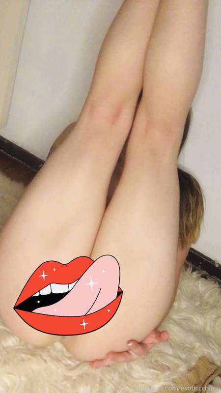 tonight my pussy is wet 😈 you want to see ?