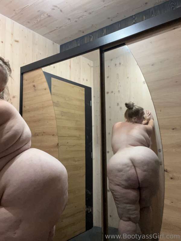 bootyassgirl