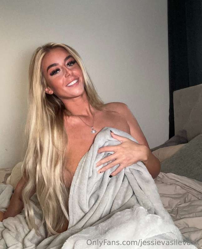 jessievasilevaxx