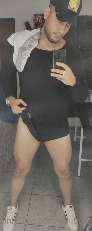 It's hot and clothes bother me, do you want to see how it go..