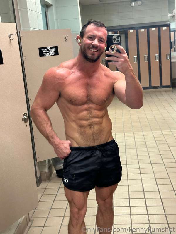 Want to have some fun? Slide in my DM😈🥰