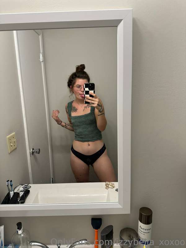 i hope u all have a good day 🤭