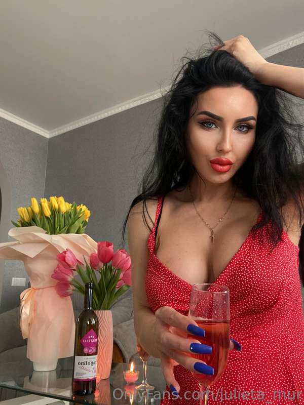 Felt hot wearing this outfit, can’t help myself 😈😈😏