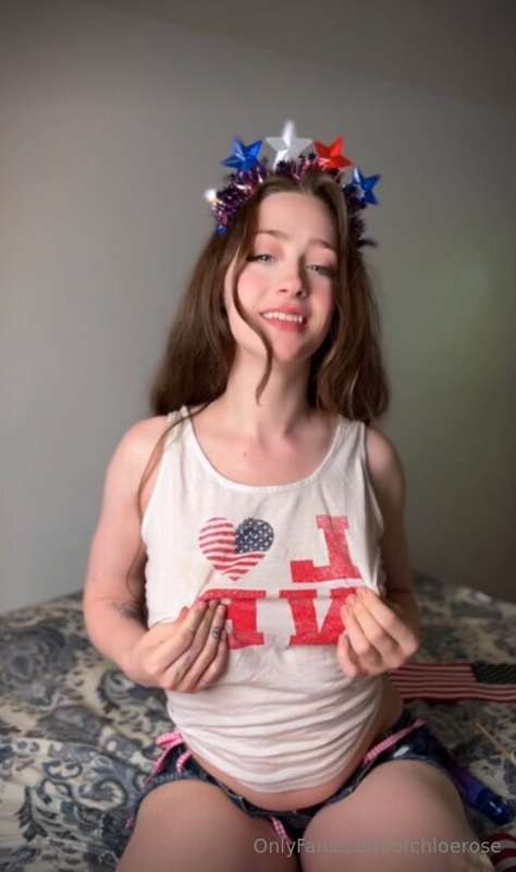 Red, white, and flirty all over 😘Happy 4th of July!! 🎇🎉🇺🇸Cau..