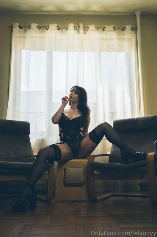 on your knees for me 🖤📸: @emmichaels 