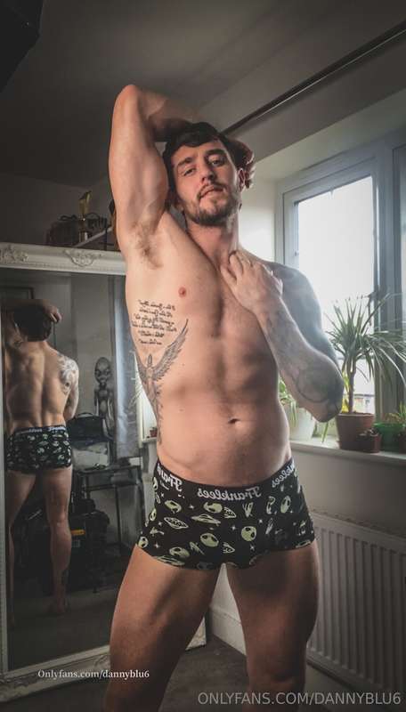 can't keep my hands to myself💦