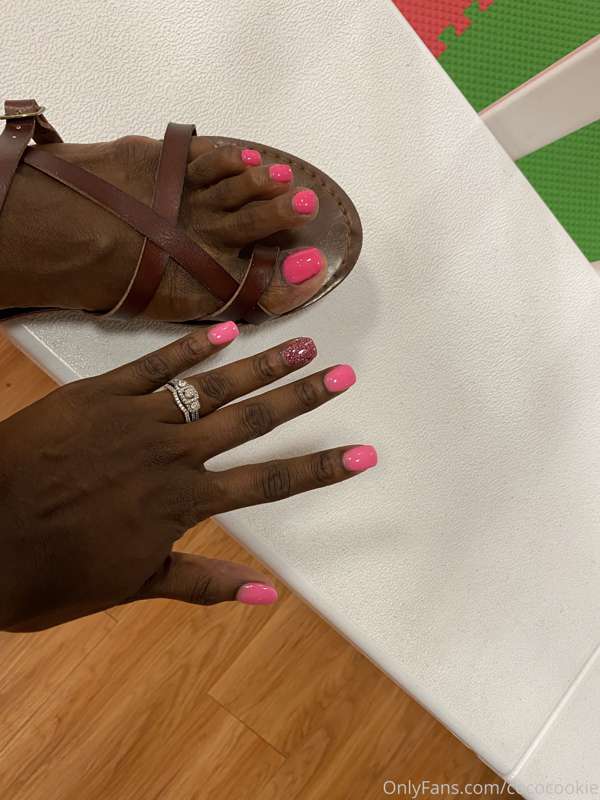 New toes too! 💅🏾