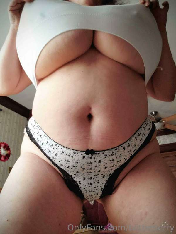 Do you need some big titty cuddles? 😏 😚