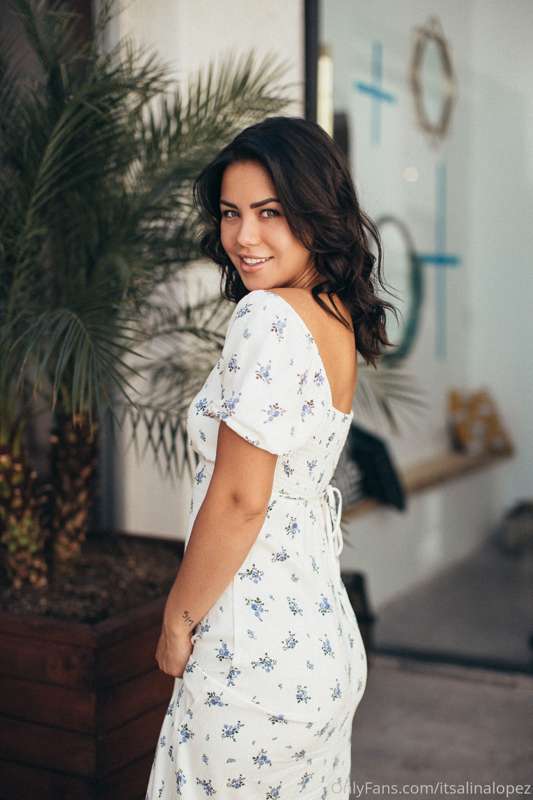 Cute dress… but it looks better on the floor, don’t you thin..
