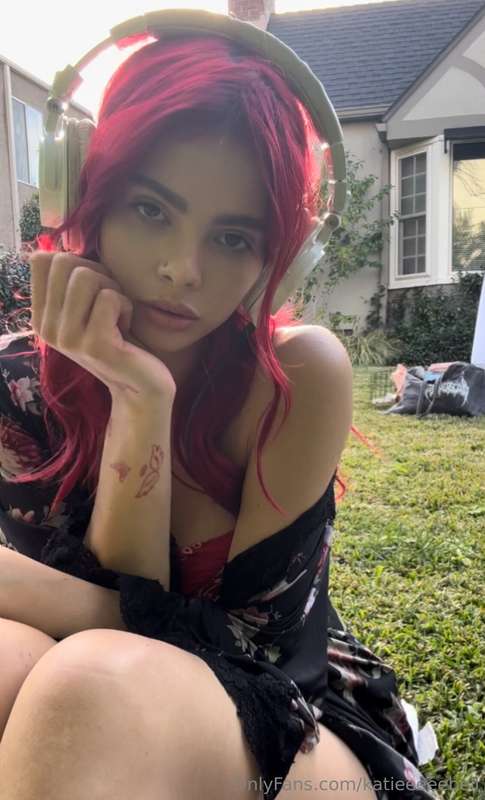 your red haired girl 🥰