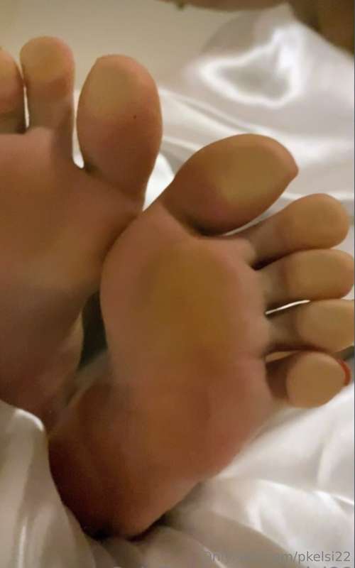 My bare, warm feet against the glass. Hear the sound of my f..