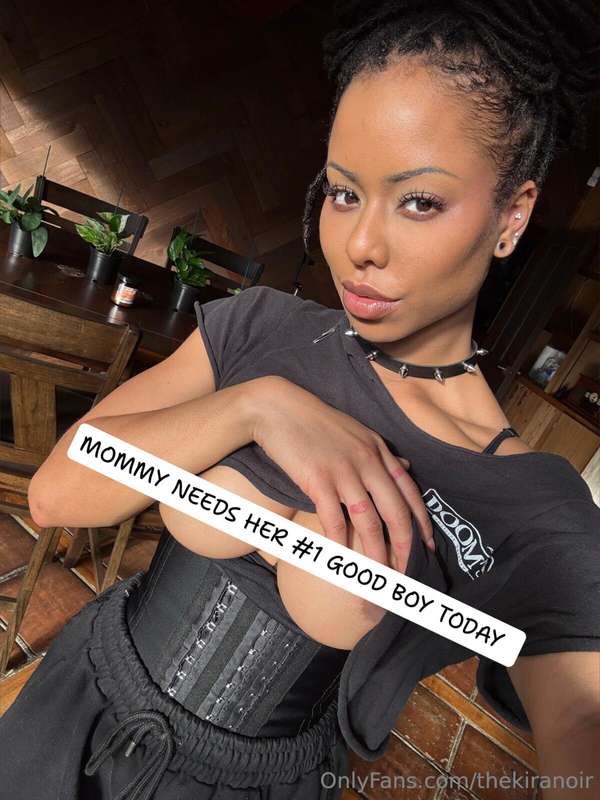 Foto 910 von Kira Noir auf Tocromo