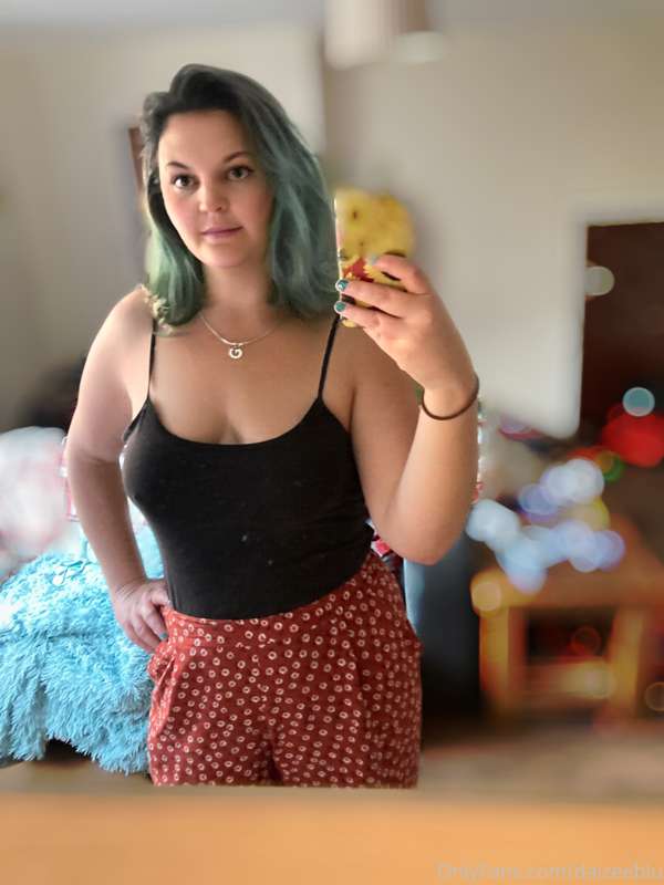 Sunday morning, lazy pj day, bed head. Wish I was still in b..