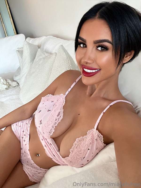 Feeling flirty, looking dangerous 💘