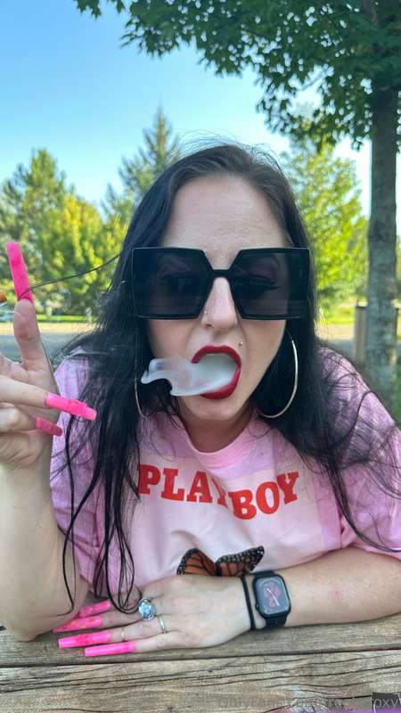 You guys like my mouth full of smoke ? 🚬 💨