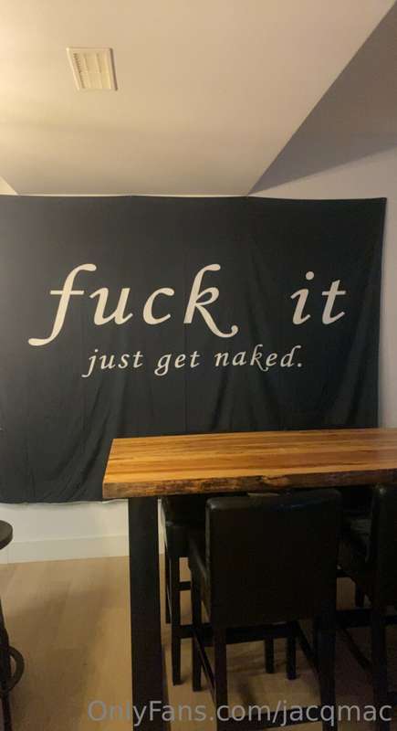 How I spent my weekend 😈
Guess how many hard cocks were in m..