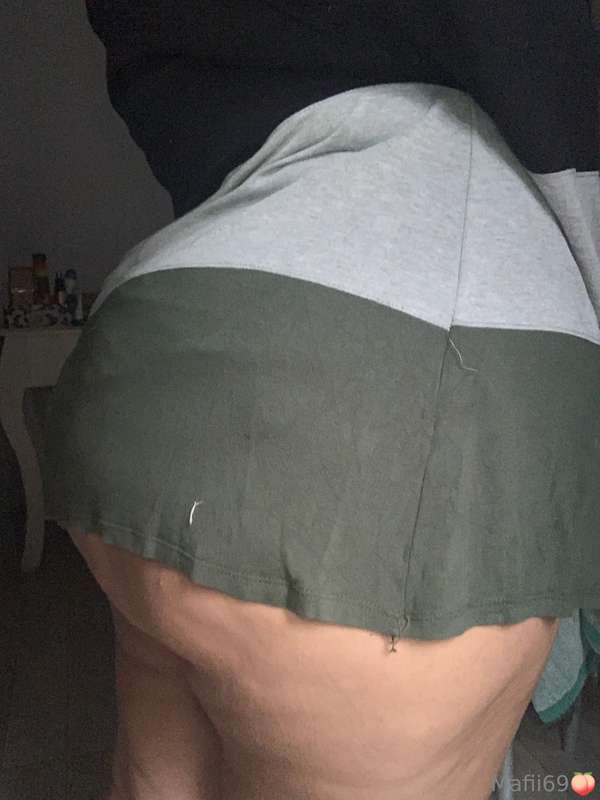 Just waiting for someone to eat me out rn, could it be you? ..