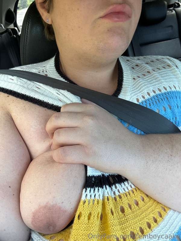 A titty 😂