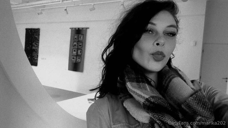 Bacini dalla galleria d’arte 💋 cosa pensate? 👅Faccio un vide..
