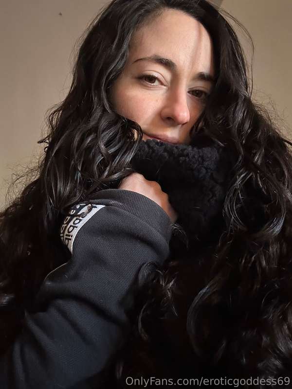 I need someone to warm me up 😮‍💨🥶