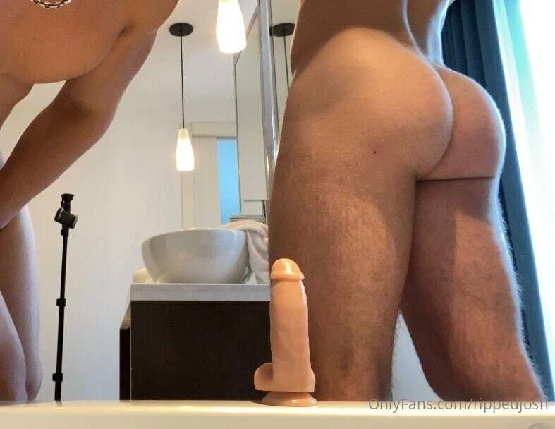 Like if I should make another dildo video🙈👅