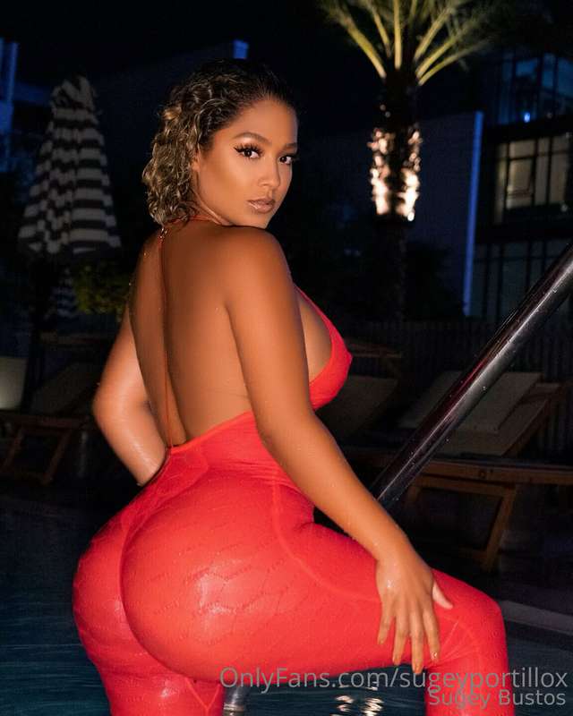 this cake doesn’t come with a fork 🍑🍴