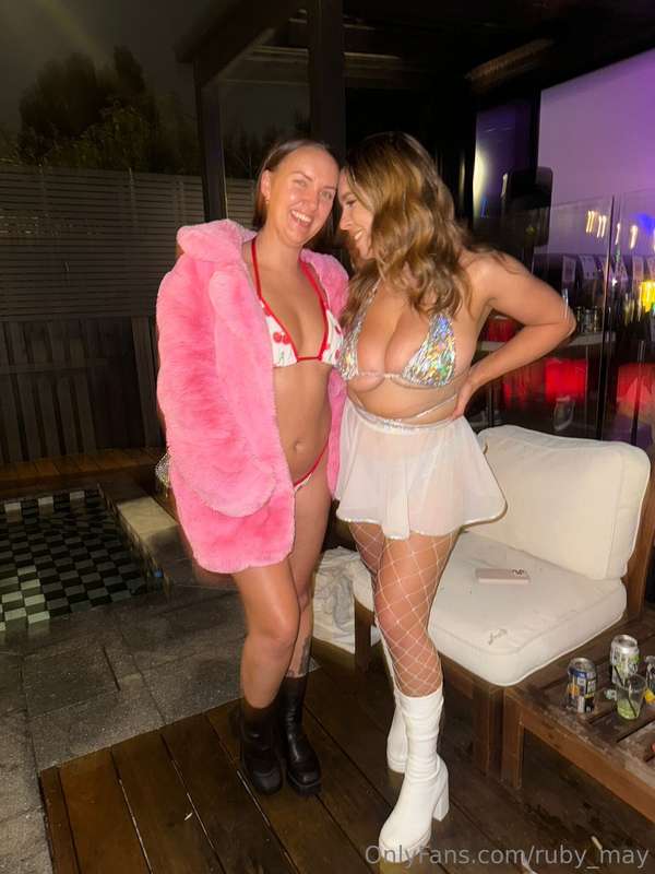 Swipe to the end for a surprise 🥵🍉My housewarming party was ..