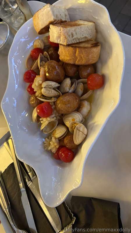 This dish turned out surprisingly delicious 🤤Didn’t know wha..