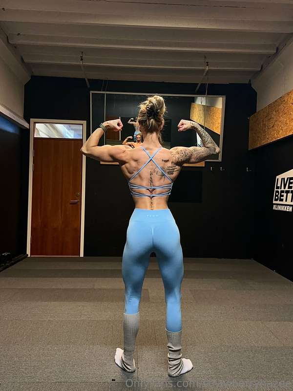 Strong and sexy 😎
