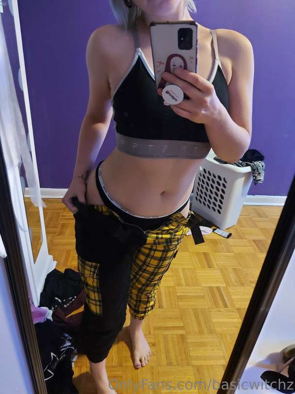 basicwitchz image #0