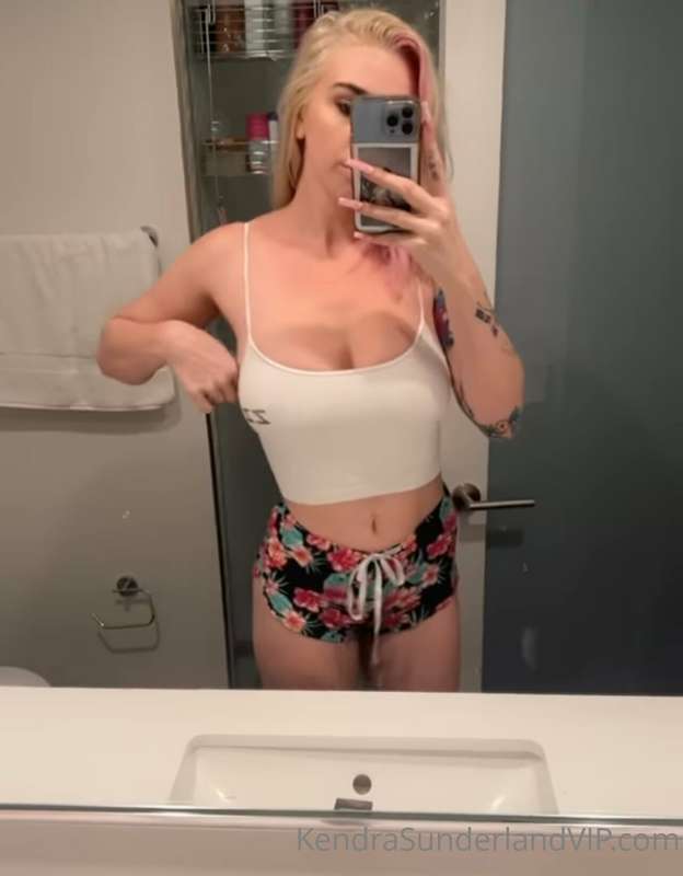 Photo 50 of Kendra Sunderland on Tocromo