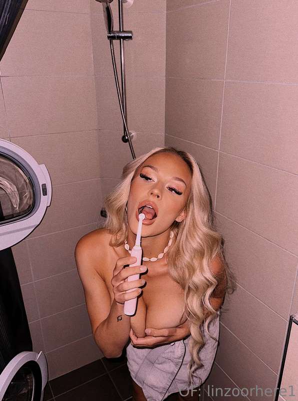 baby come shower with me😈