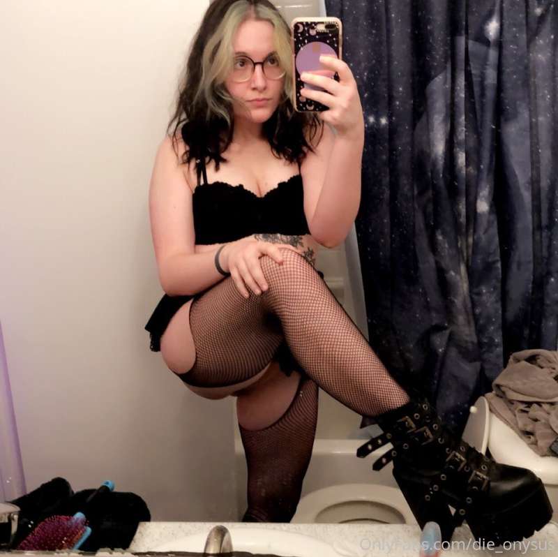 found my dick stompin boots ✨ now tip me for being cute 😡