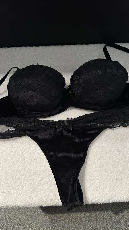 €50,- 1 dag dragen exclusief verzending
€50,- 1 day wear exc..