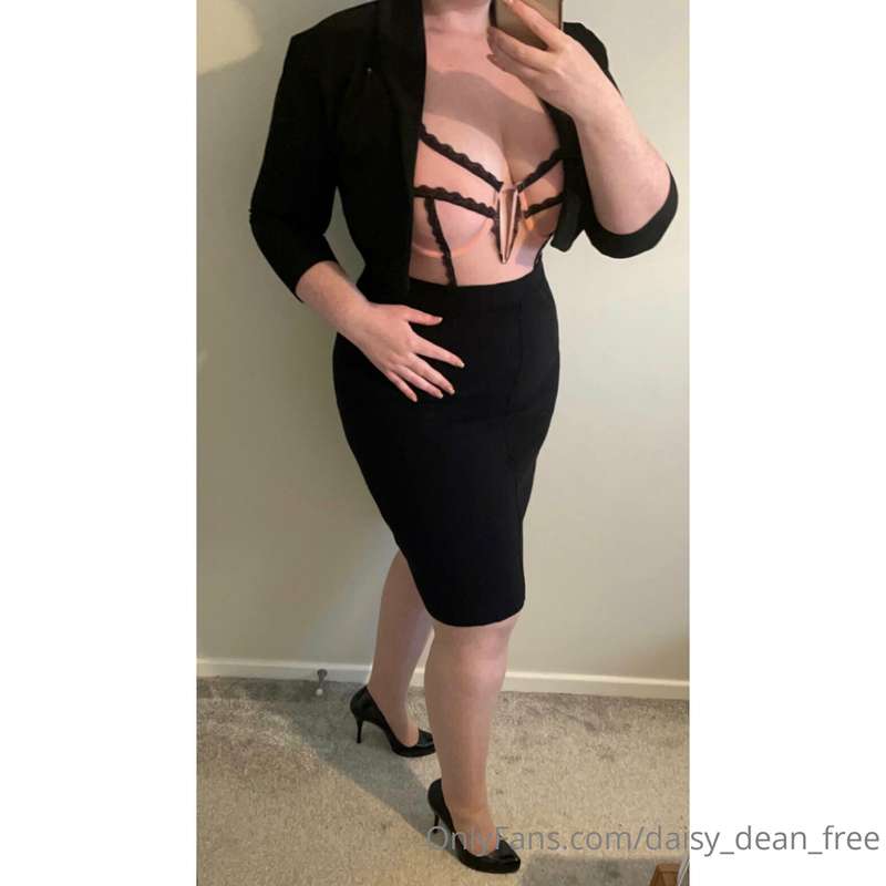 Do you like my office attire? ➡️