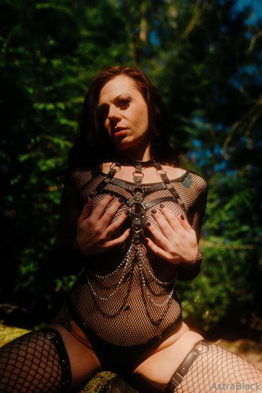 Wanna run away, deep into the woods??Always free for VIPs