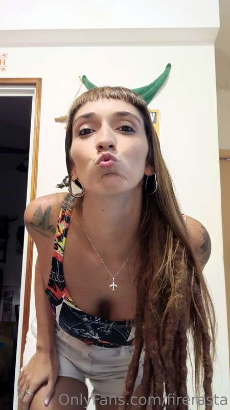 A Kiss for you baby! 🔥😘😘💕 @firerasta