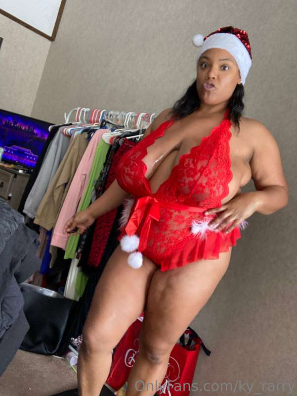 ‘Tis the season I just want to fa la la la laaa my mouf all ..