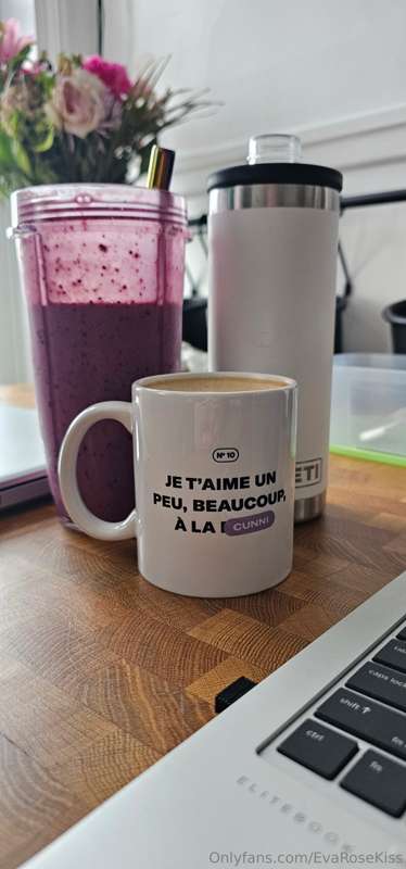 🌞 My morning routine 🌞

I always start my day with a smoothi..
