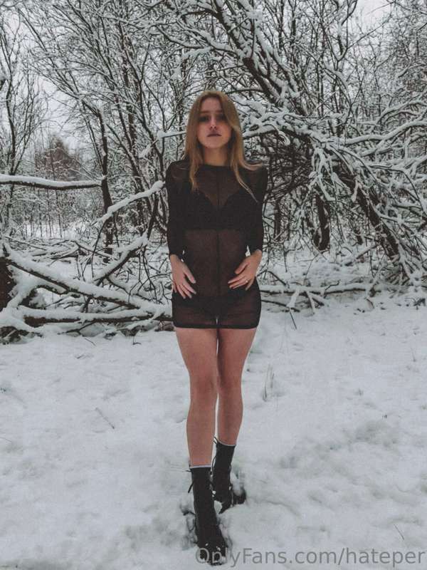 2️⃣
(this is the second post of three - in a mesh dress, tur..