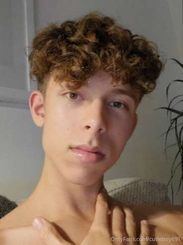 #justturned18!